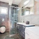 3 Bedroom Cozy In Grubine