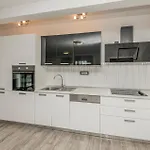 3 Bedroom Cozy In * Grubine