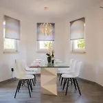 펜션 3 Bedroom Cozy In