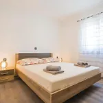 펜션 3 Bedroom Cozy In *