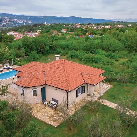 3 Bedroom Cozy In Grubine