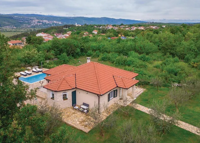 3 Bedroom Cozy In Grubine